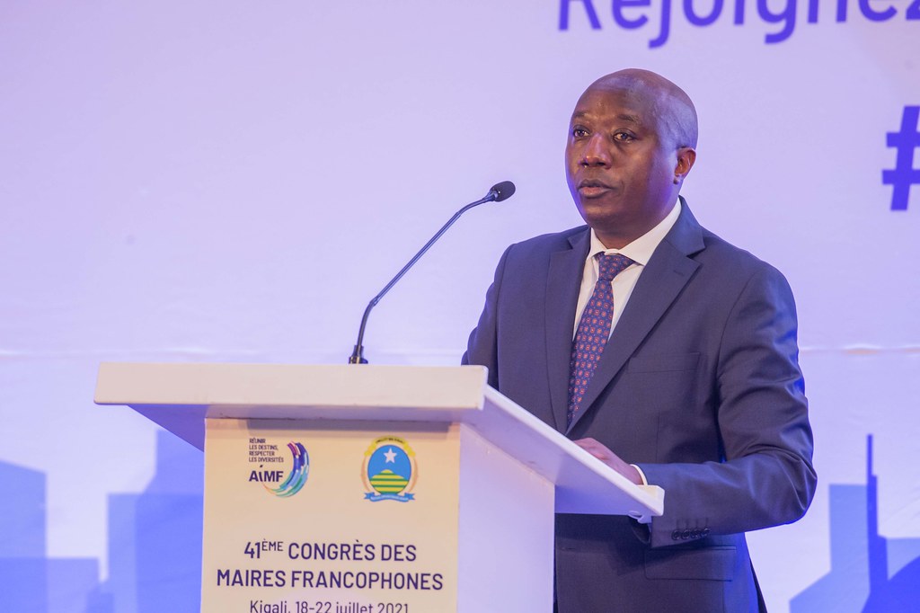 Minisitiri w'Intebe, Dr Edouard Ngirente afungura ku mugaragaro Inama y'Ihuriro ry'Abayobozi b'Imijyi ikoresha Igifaransa, ibera mu Rwanda