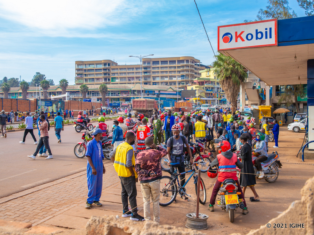 Hagaragajwe ko abakozi b'ibigo bito n'ibiciriritse bongerewe ubushobozi, byakongera iterambere