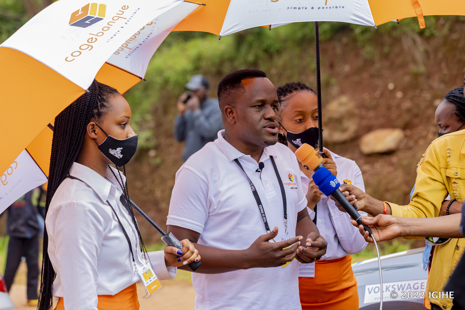 Antoine Iyamuremye Ushinzwe Iyamamazabikorwa muri Cogebanque yavuze ko muri Tour du Rwanda 2023 bazarushaho kwegera abakiliya no kubafasha kwaguka mu byo bakora, bakiteza imbere