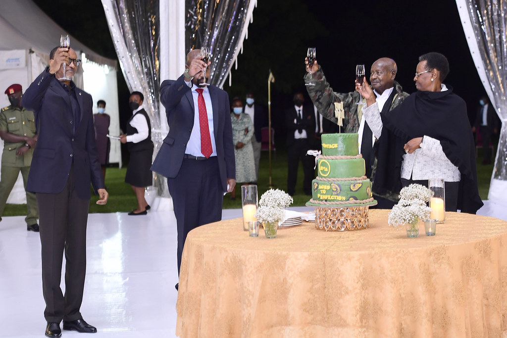 Perezida Kagame mu birori by'isabukuru ya Lt Gen Muhoozi i Kampala