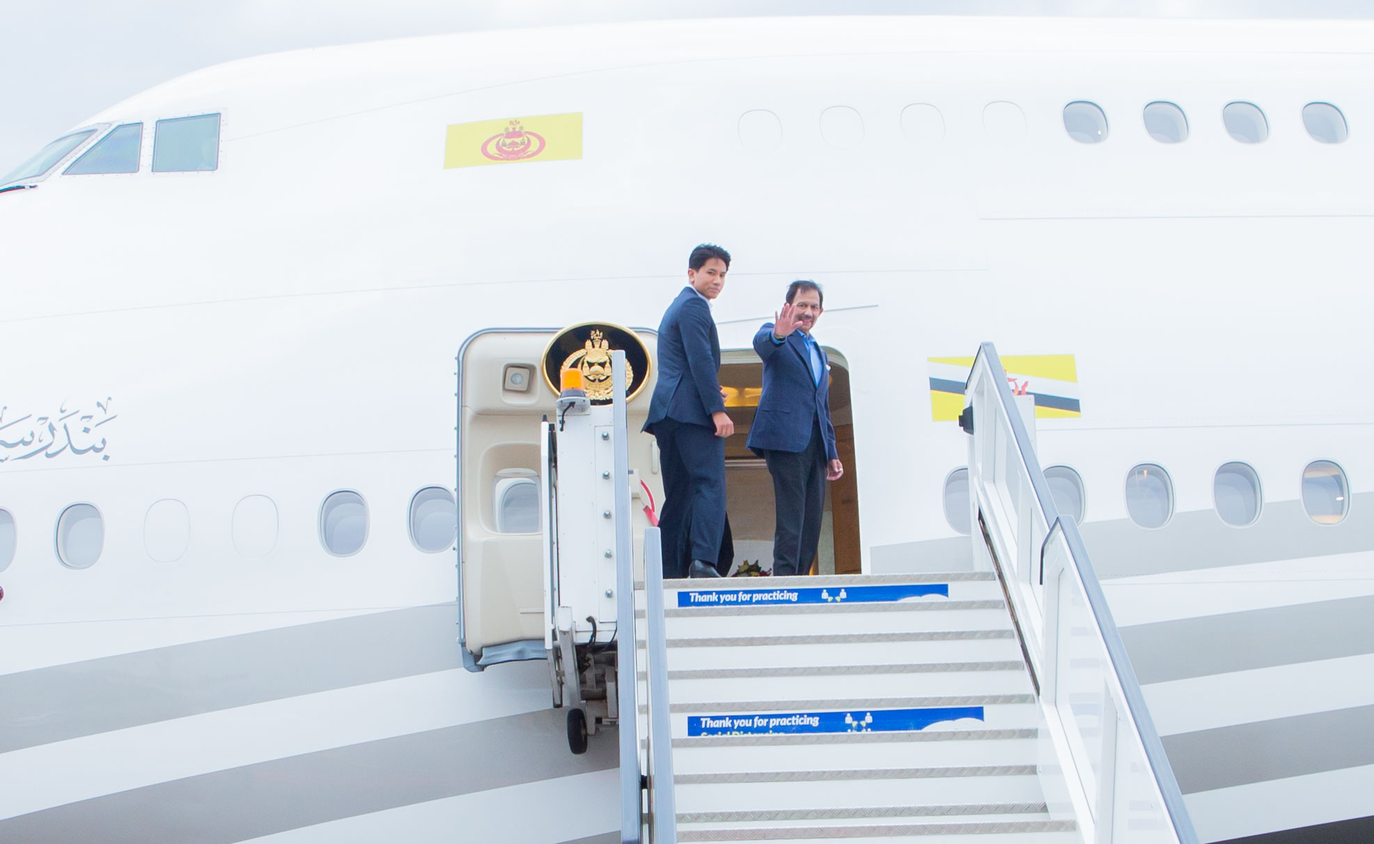 Hassanal Bolkiah ubwo yari asoje uruzinduko yagiriraga mu Rwanda yuriye indege imusubiza muri Brunei