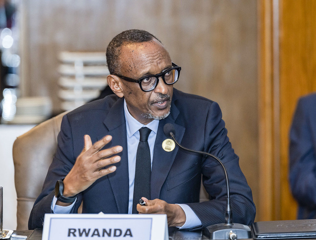 Perezida Kagame yagaragaje ko hari ibihugu by'amahanga bishaka kubangamira ingamba zafashwe n'akarere zo gukemura ibibazo by'umutekano muri RDC