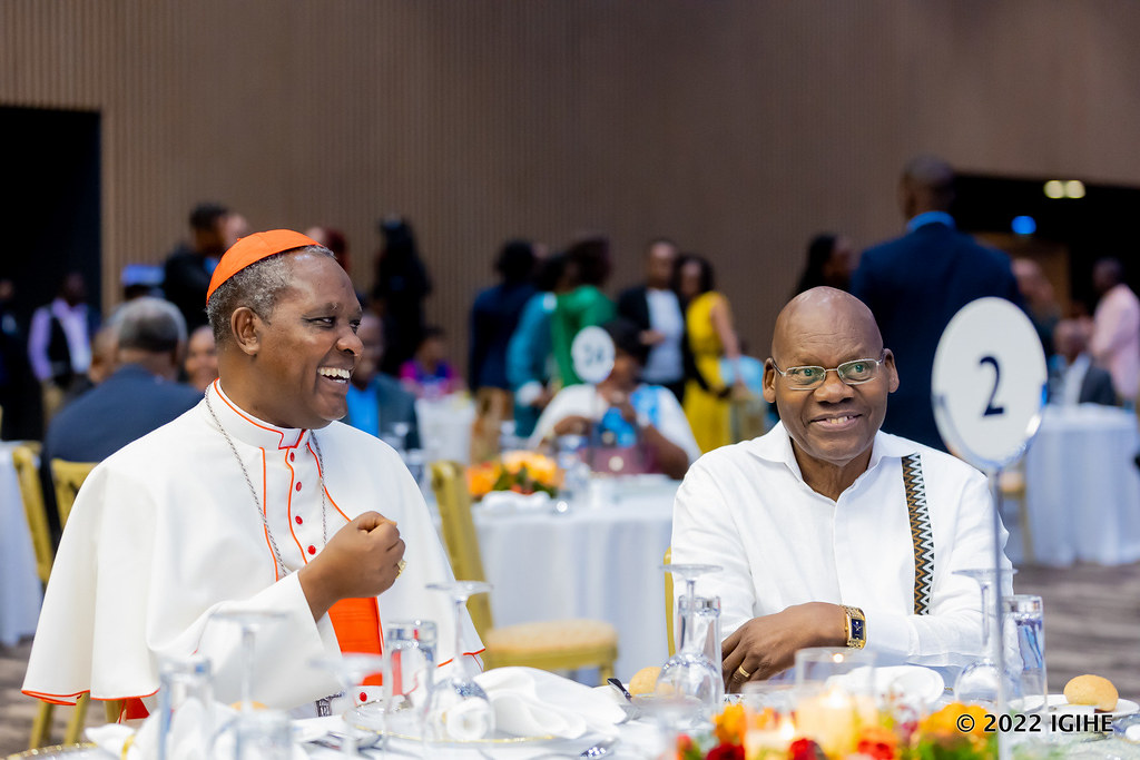 Antoine Cardinal Kambanda aganira na Perezida wa Sena, Iyamuremye Augustin
