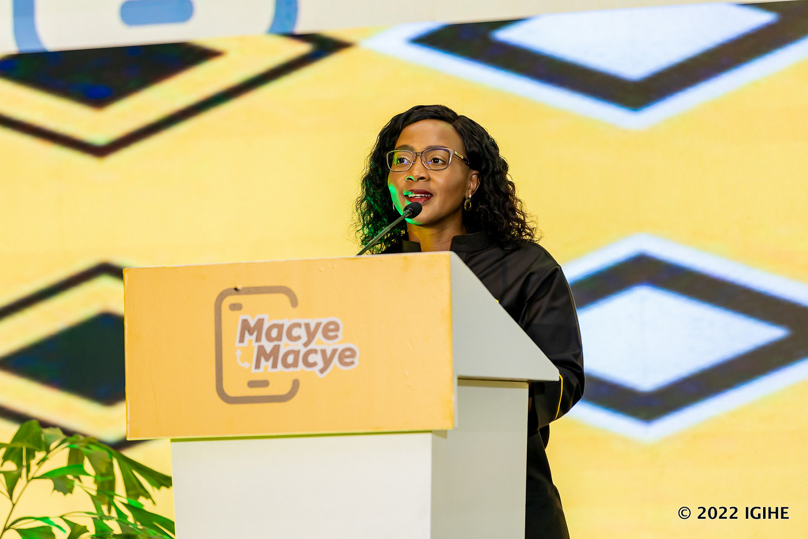 Umuyobozi Mukuru wa MTN Rwanda, Mapula Bodibe yavuze ko iyi gahunda igamije kunganira Abanyarwanda bashaka gutunga telefone zigezweho