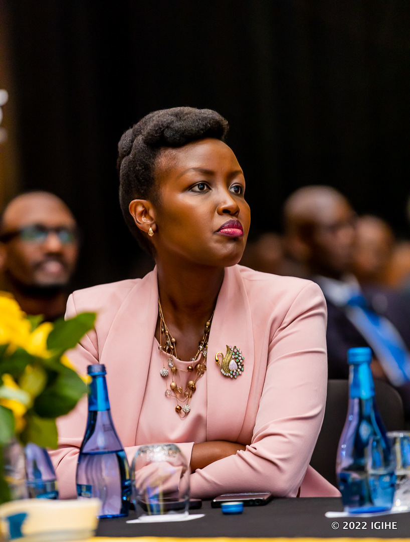 Minisitiri w'Ikoranabuhanga na Inovasiyo, Musoni Ingabire Paula akurikiranye uko umuhango ugenda