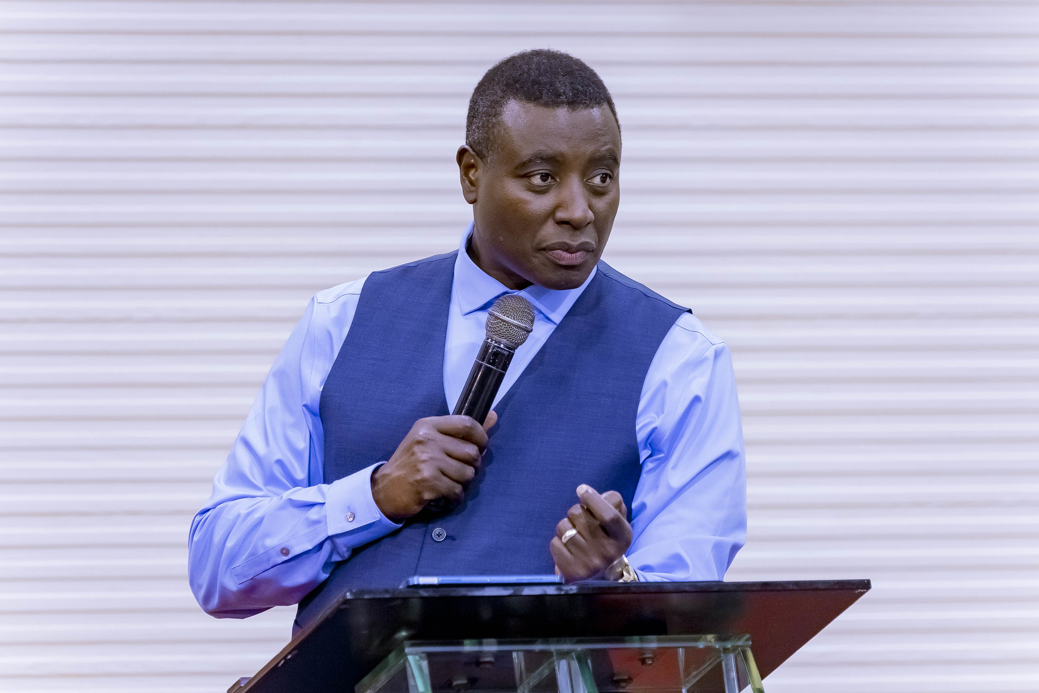Urukiko Rwisumbuye rwa Gasabo rwategetse ko ikirego cyatanzwe mu izina rya Authentic World Ministries/Zion Temple gisaba ko umuyobozi mukuru w’iri torero Apôtre Dr Paul Gitwaza yakeguzwa ku nshingano z’ubuyobozi kitakiriwe