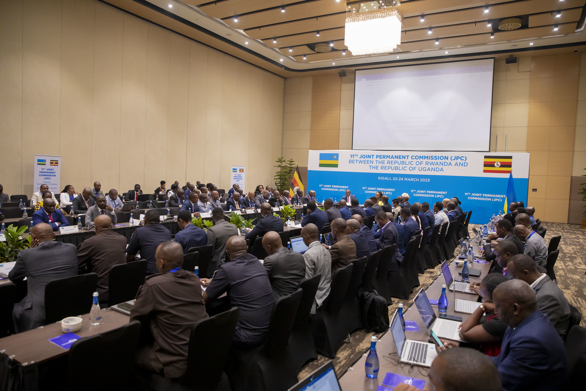 Abahagarariye u Rwanda na Uganda bagiye kongera guhura mu kuganira ku mikoranire y'ibihugu byombi