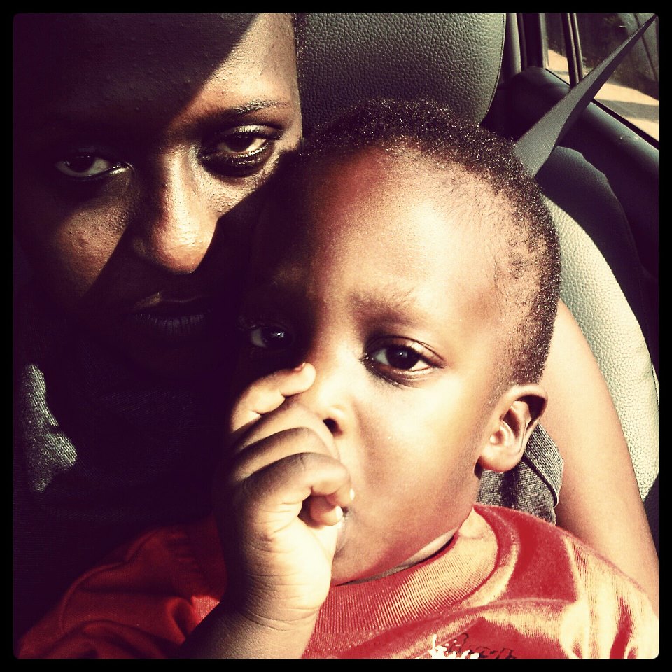 Lilian Mbabazi n'umwana we Asante