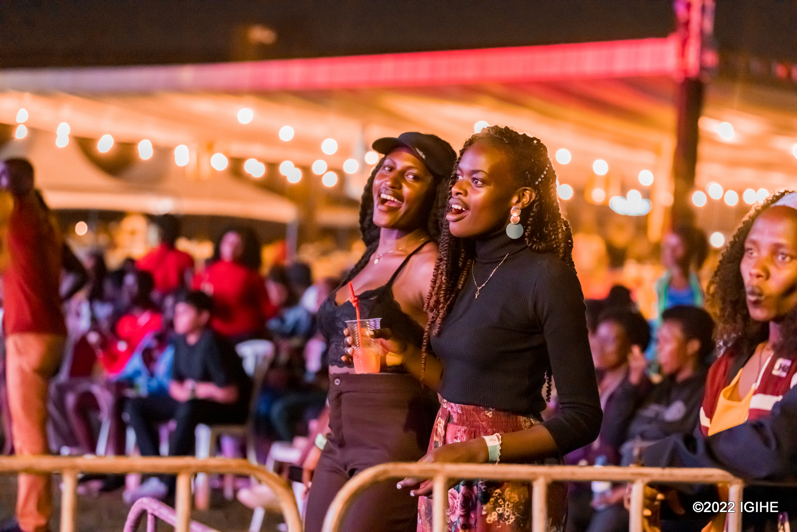 Bamwe mu Banyarwanda bitabiriye iki gitaramo bavuye mu Rwanda abandi baturuka hirya no hino muri Kampala