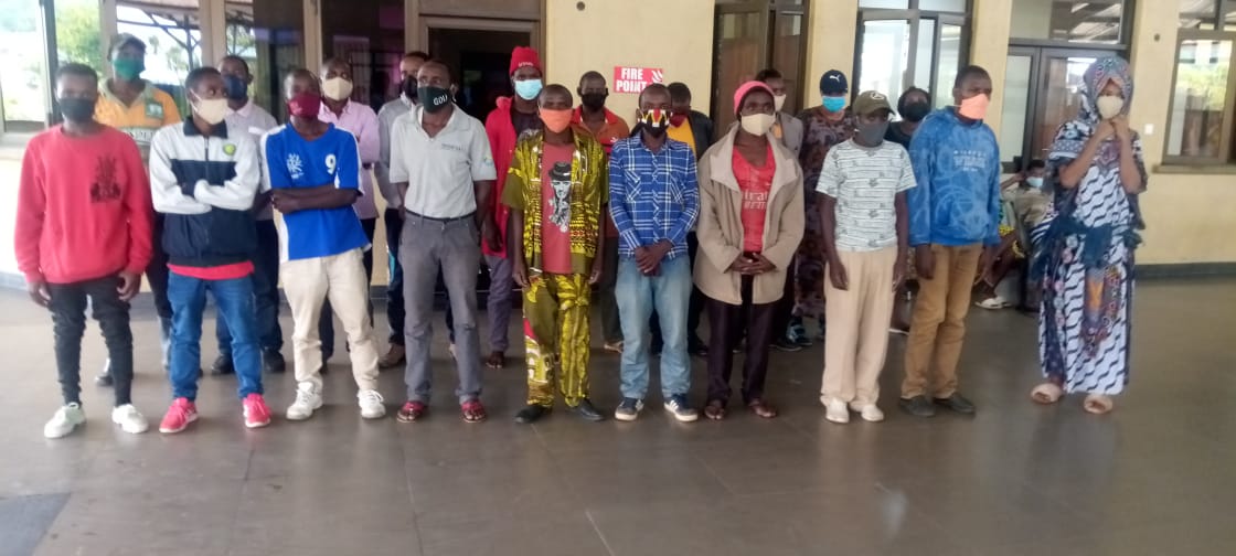 U Rwanda na Uganda byatangiye umwaka birebana ay'ingwe! Ku wa 7 Mutarama 2022, Abanyarwanda 22 bakiriwe ku Mupaka wa Kagitumba mu Karere ka Nyagatare nyuma yo kwirukanwa muri iki gihugu cy'abaturanyi