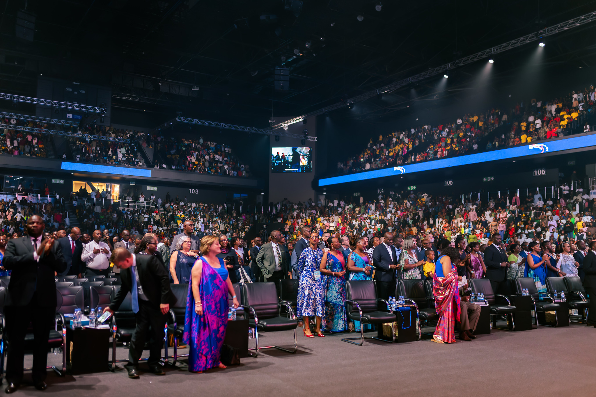 Abakirisitu n'inshuti za Africa New Life Ministries bari bateraniye muri BK Arena ari benshi