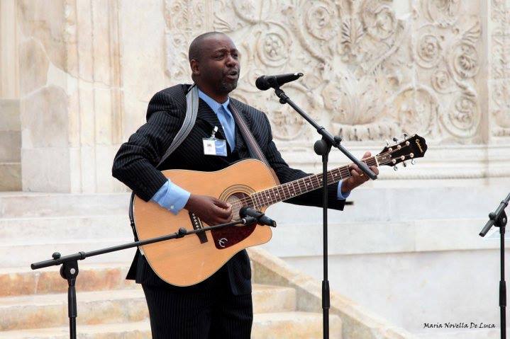 Umuhanzi Jean Paul Samputu usanzwe ari intumwa y'amahoro ku Isi yagizwe umwe mu bagize akanama nkemurampaka muri TPF6