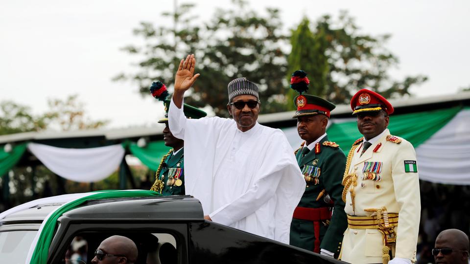 Igisirikare cya Nigeria cyatangaje ko gishyigikiye Perezida Buhari, giha gasopo abatekereza kumuhirika