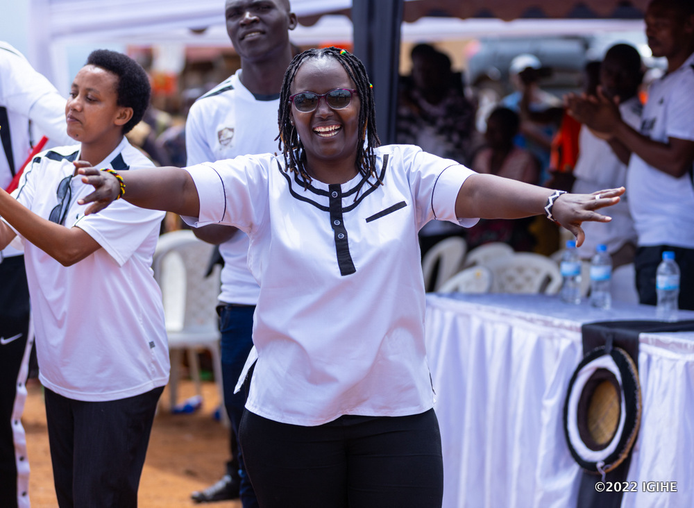 Umuyobozi wungirije wa Online Fan Club, Akimana Marceline, na we yitabiriye iki gikorwa