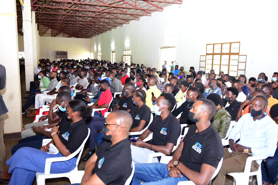 Abanyeshuri basabwe kugira umuco wo guhanga udushya kugira ngo bakemure ibibazo biri mu gihugu