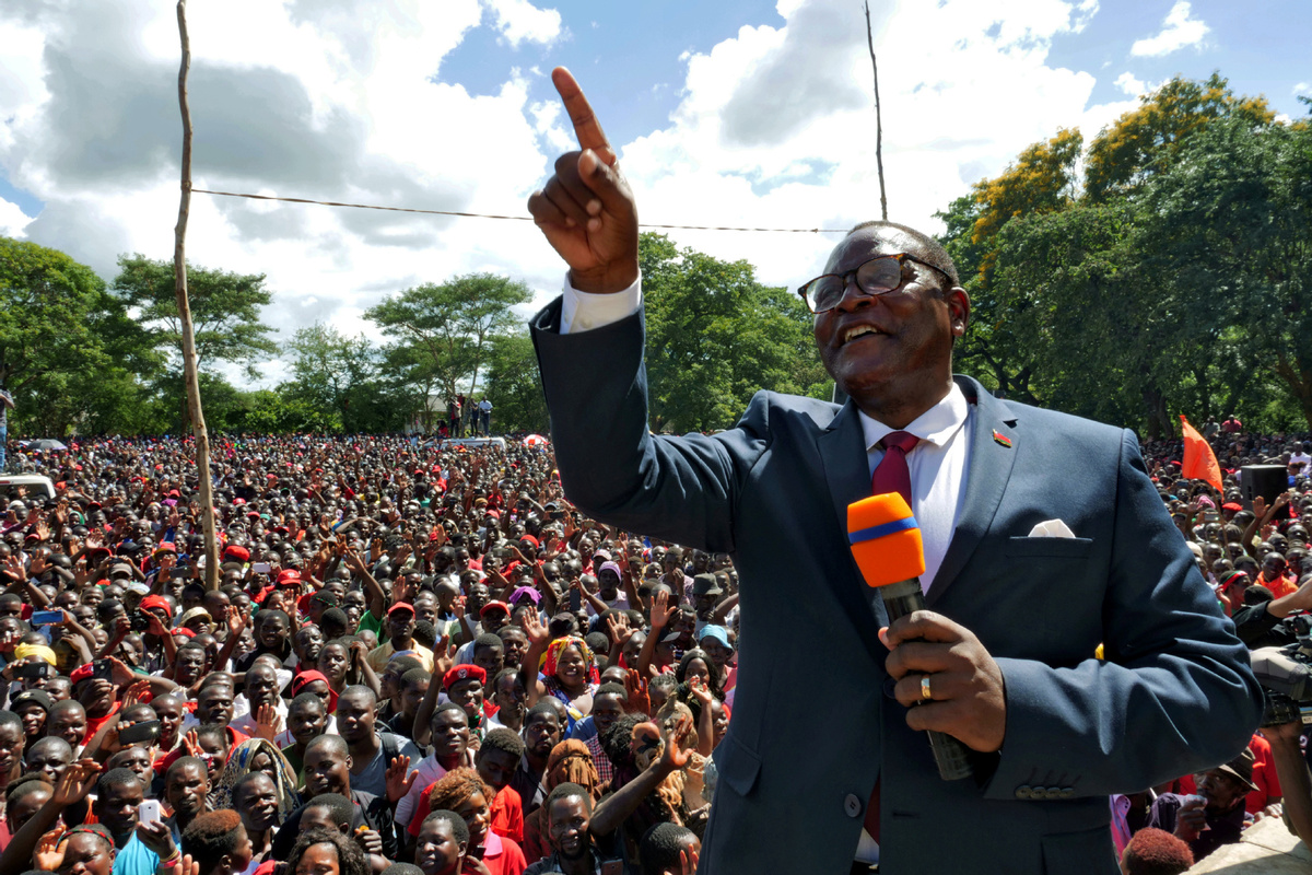 Lazarus Chakwera asanzwe ari umuvugabutumwa, avuga ko mbere yo kujya muri politiki, yahawe ubutumwa n'Imana