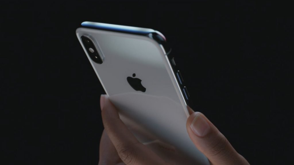 Ibikoresho bya Apple byatumye abakiriya bayo banywana na yo
