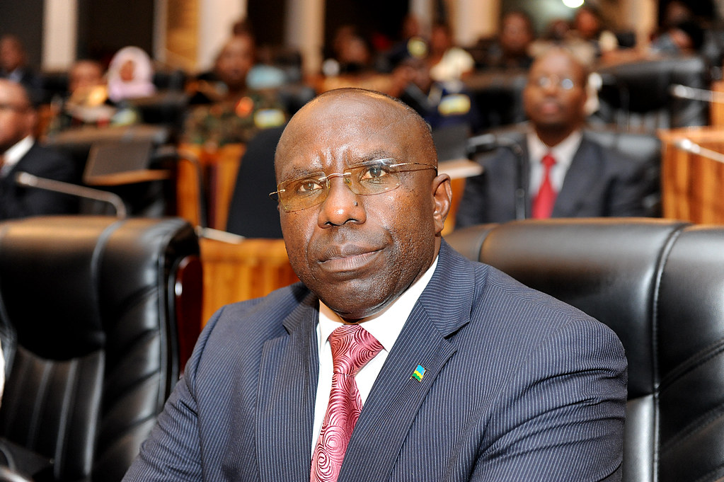 Dr Habumuremyi wigeze kuba Minisitiri w’Intebe akurikiranyweho ibyaha birimo gutanga sheki zitazigamiye