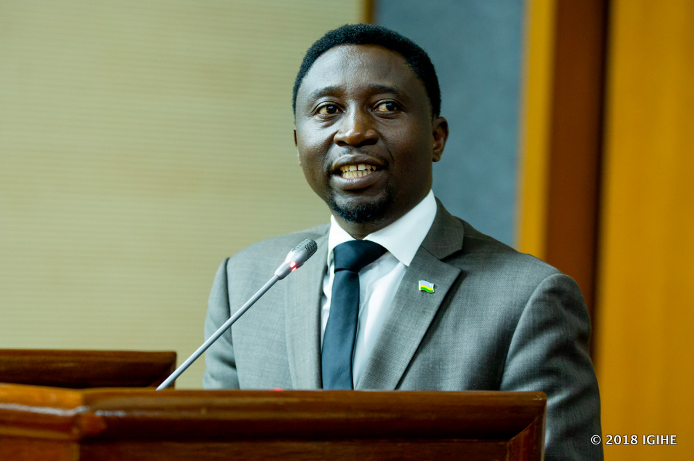 Depite Habineza uyobora ishyaka rya Green Party avuga ko batemeranya no kubaka ikigo cy'ubumenyi mu bya Nucléaire mu Rwanda
