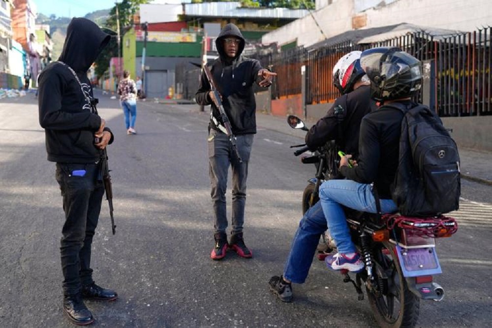 Amerika yasabye abaturage bayo kuva muri Venezuela kandi bakigengesera mu gihe bagenda mu mihanda