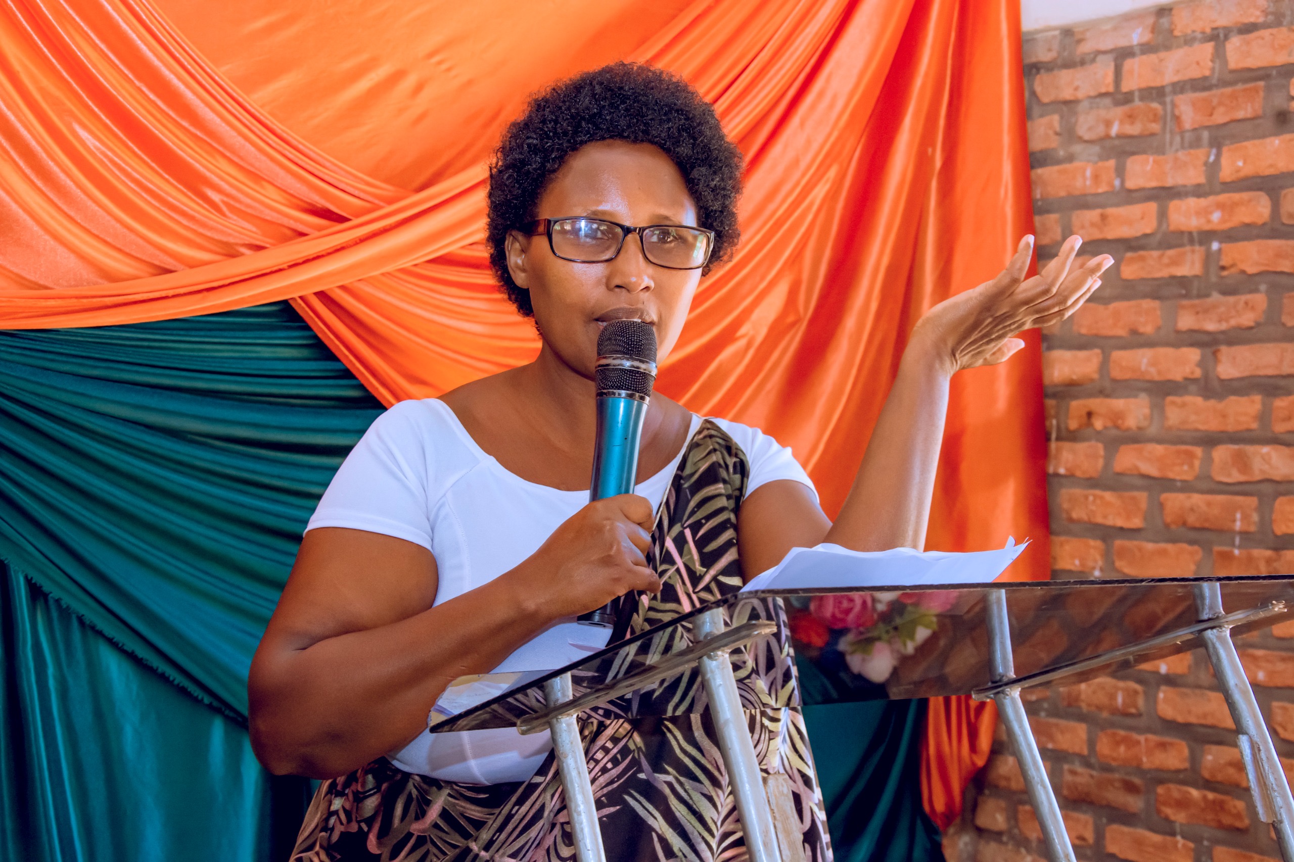 Mukamutara yasabye ko ibyumba by’amashuri byakongerwa mu kugabanya ubucucike