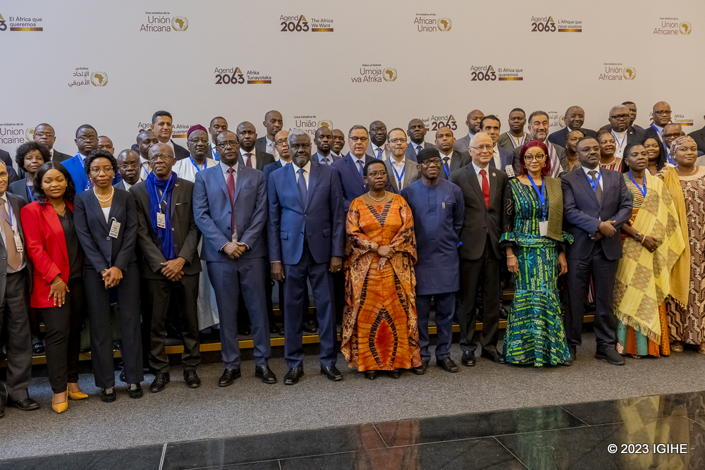 Itsinda ry'abayobozi bahagarariye inzego zitandukanye zitabiriye uyu mwiherero uzamara iminsi itatu