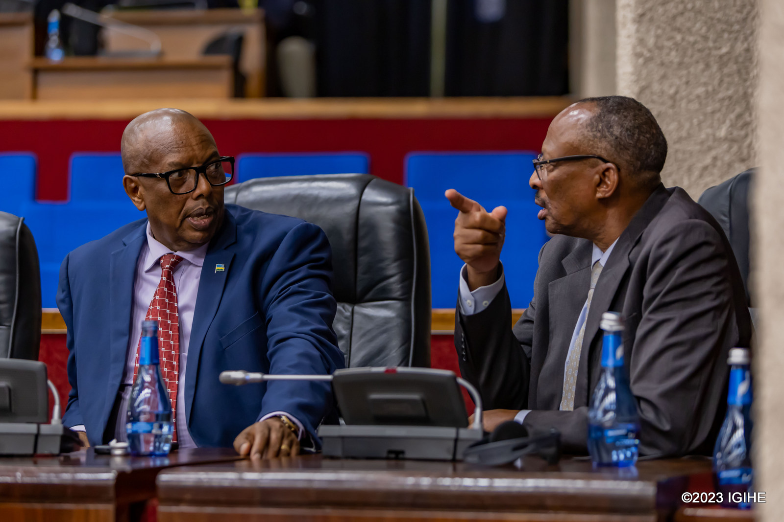 Abadepite baganira mbere yo kwakira Perezida Nguesso