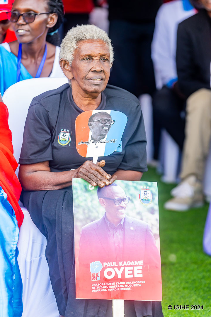 Uyu mubyeyi yazindutse kare cyane aje gushyigikira Paul Kagame, umukandida wa FPR INKOTANYI