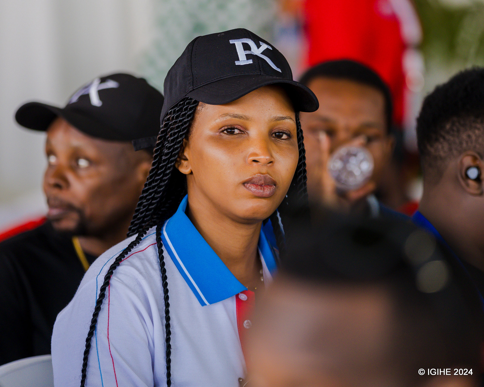 Dusenge Clenia uzwi nka Madederi, wamamaye muri sinema Nyarwanda, ni umwe mu bavuga rikumvikana ku mbuga nkoranyambaga bitabiriye ibikorwa byo kwamamaza Paul Kagame wa FPR Inkotanyi