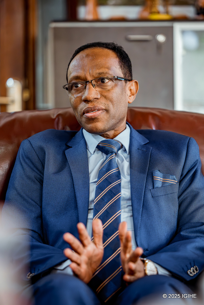 Ambasaderi wa Sudani mu Rwanda, Khalid Musa Dafalla Musa, yasobanuye impamvu ko hari abimenyereza umwuga mu buvuzi bifuza kuza kwemenyerereza mu Rwanda