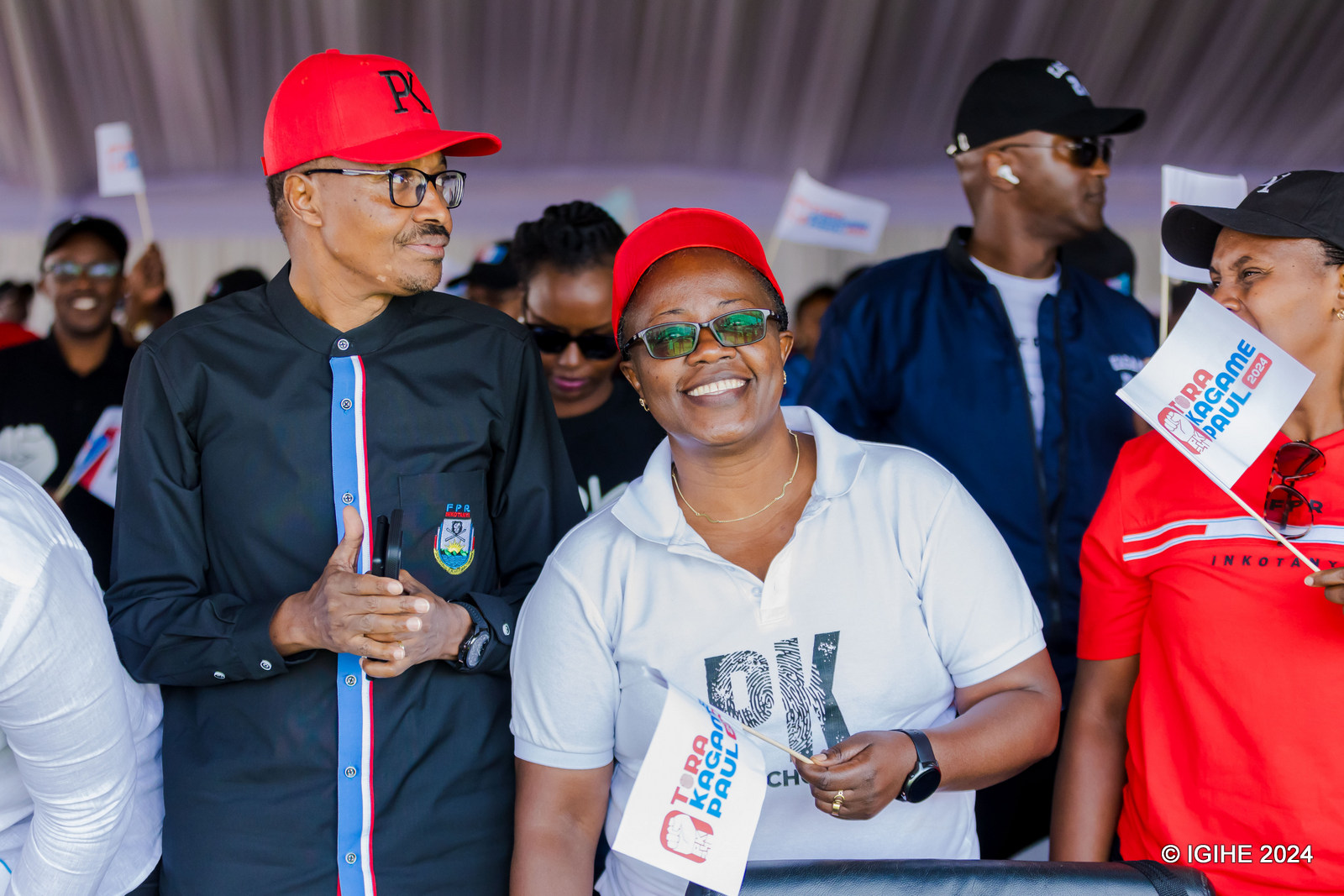 Minisitiri Maj Gen (rtd) Albert Murasira na Dr Mujawamariya Jeanne d'Arc bishimira ibyo FPR INKOTANYI yagejeje ku gihugu