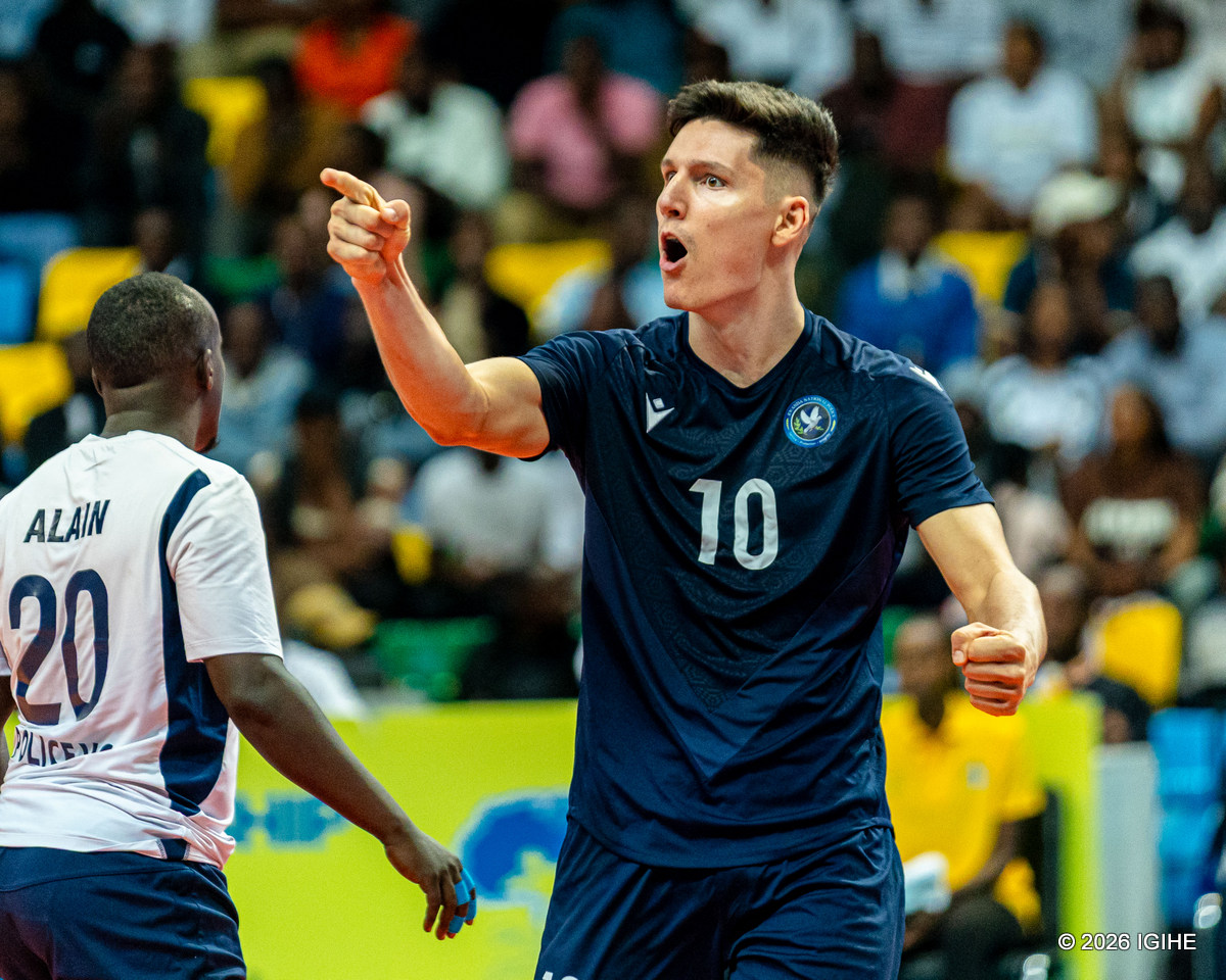 Matheus Bettim yishimira inota yari amaze gutsinda
