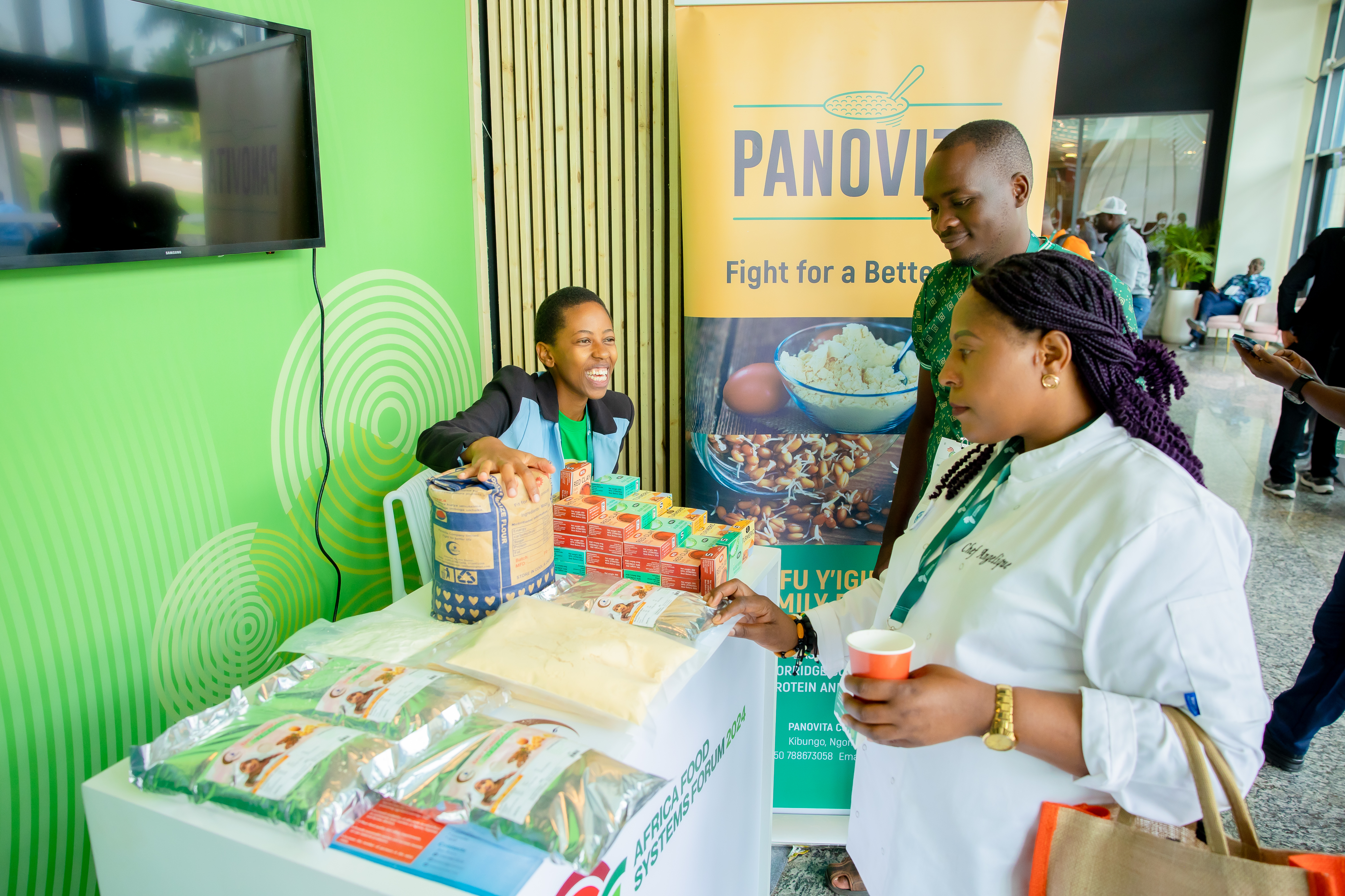 Abarenga ibihumbi bitanu bitabiriye iyi Nama bakomeje kwishimira ibikozwe muri Made in Rwanda