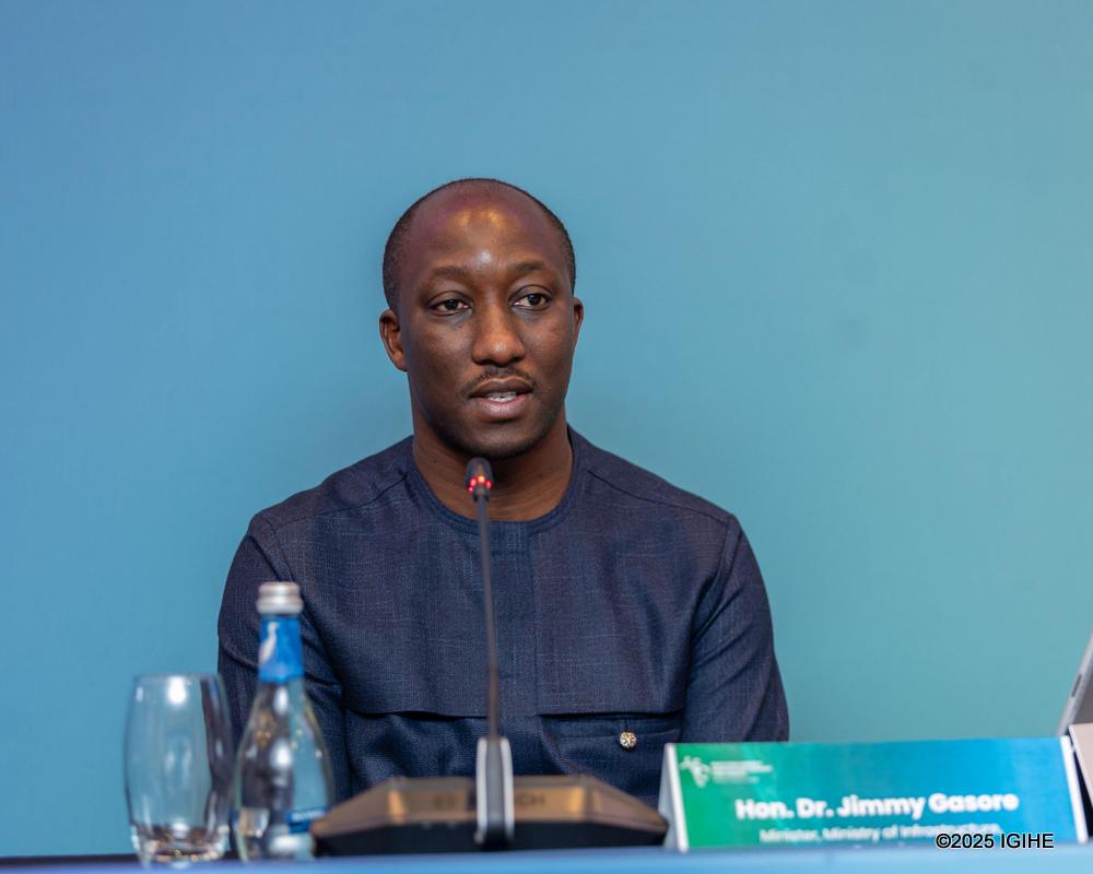 Minisitiri Dr. Jimmy Gasore yavuze ko buri mezi atatu cyangwa ane hazajya havugururwa ibiciro by'amashanyarazi