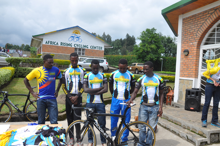 Umukuru w'Igihugu yaguriye Team Rwanda amagare nyuma yo kwitwara neza muri Tour du Rwanda