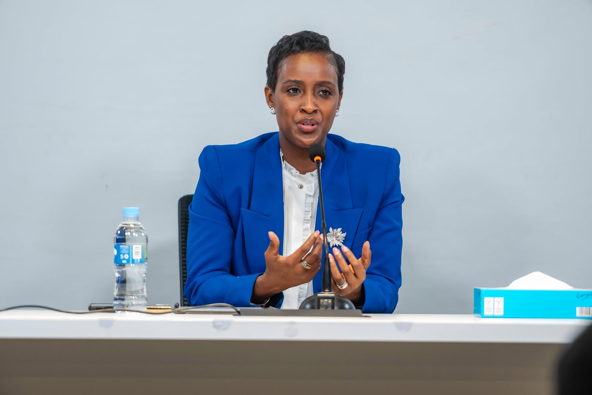 Minisitiri Mukazayire, yavuze ko ubufatanye bwa Visit Rwanda na Aston Villa buzafungura amahirwe mashya mu iterambere rya siporo