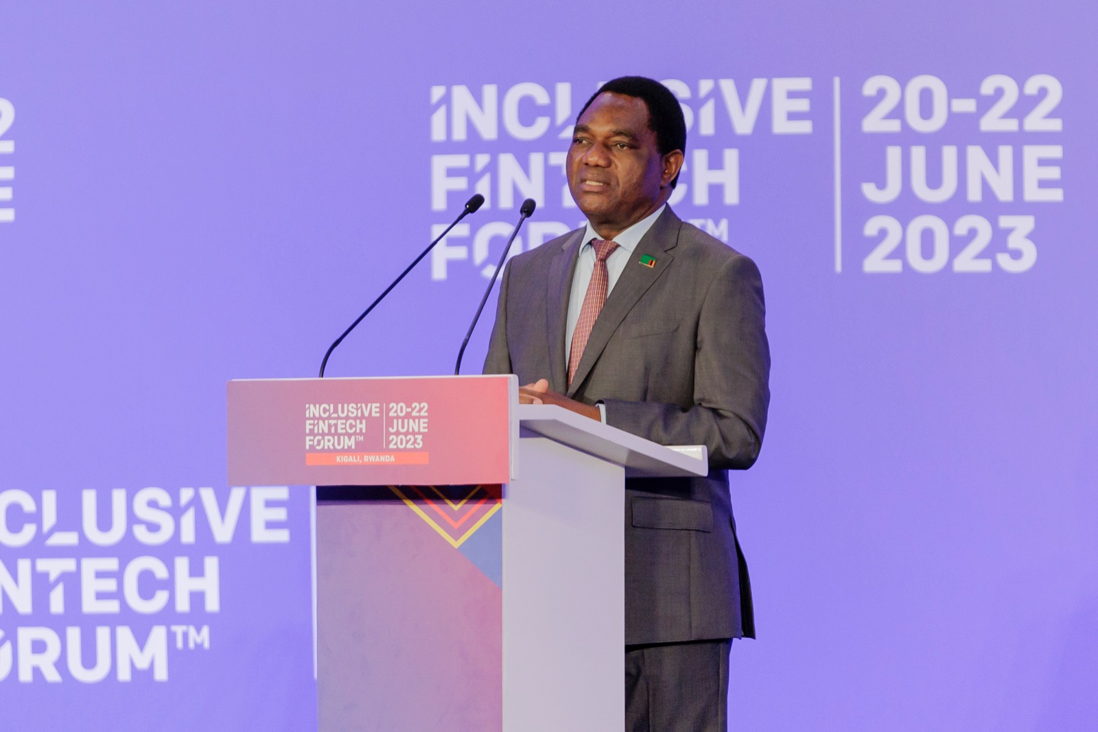 Perezida Hakainde Hichilema yavuze ko ikoranabuhanga rikwiye kuba iry'abaturage