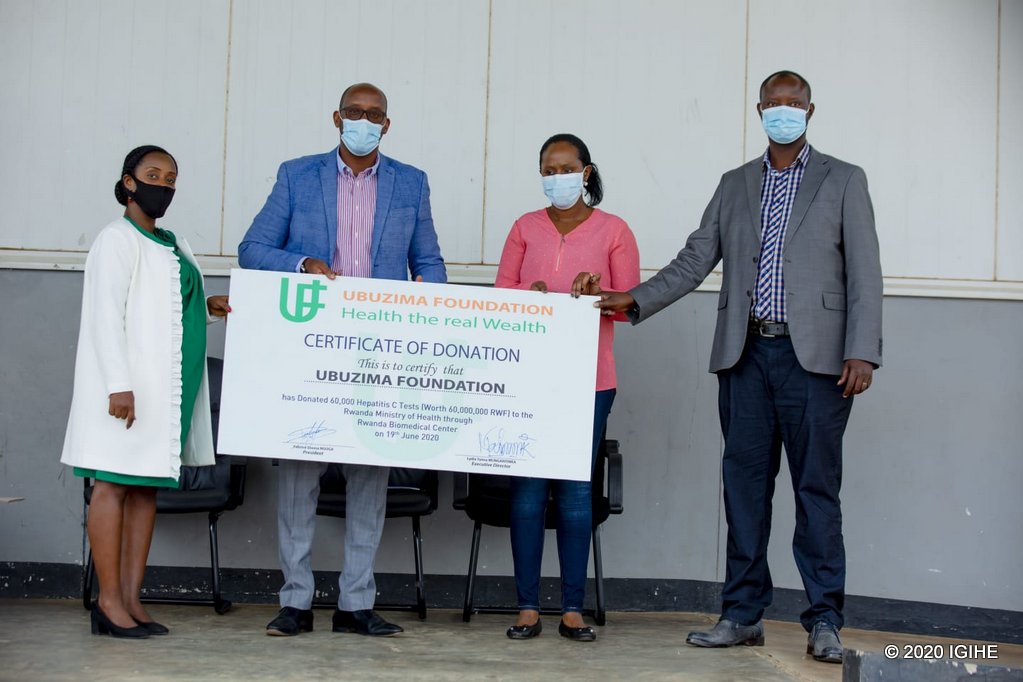 Inkunga yatanzwe yakusanyijwe n’Abanyarwanda 14 bagize Inama Nyobozi ya Ubuzima Foundation