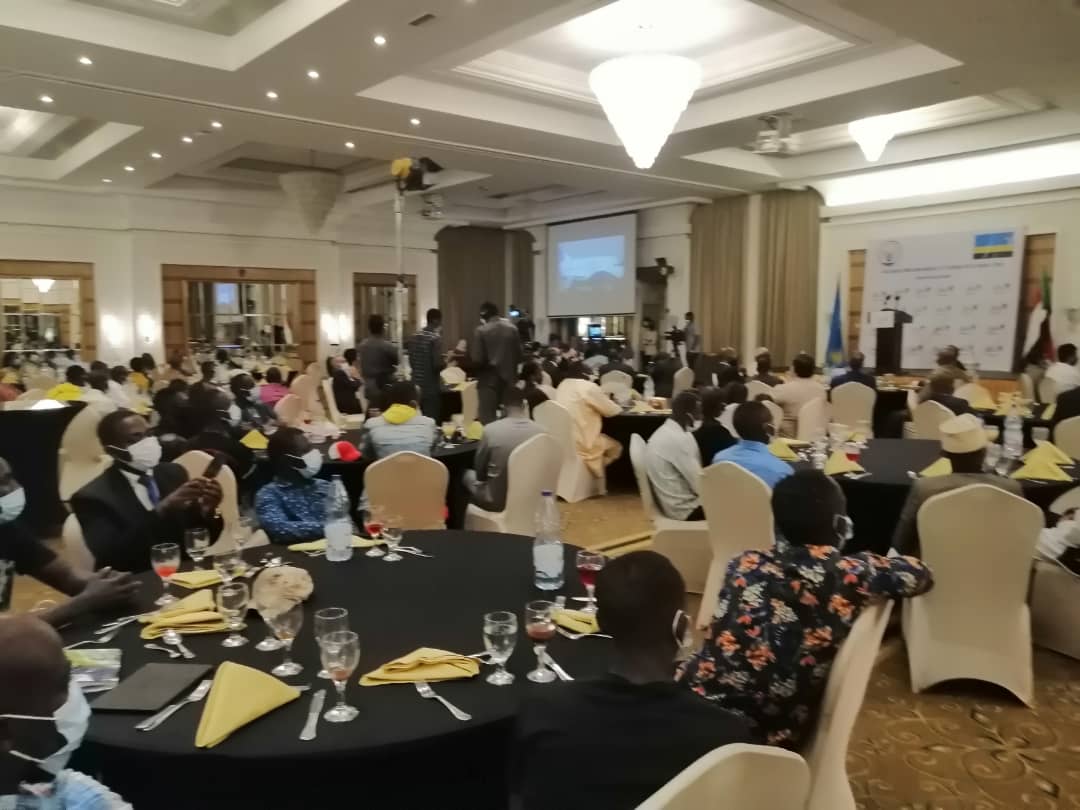 Abantu baturutse mu nzego zitandukanye bifatanyije n’abanyarwanda mu birori byo kwizihiza ku nshuro ya 27, Umunsi wo kwibohora