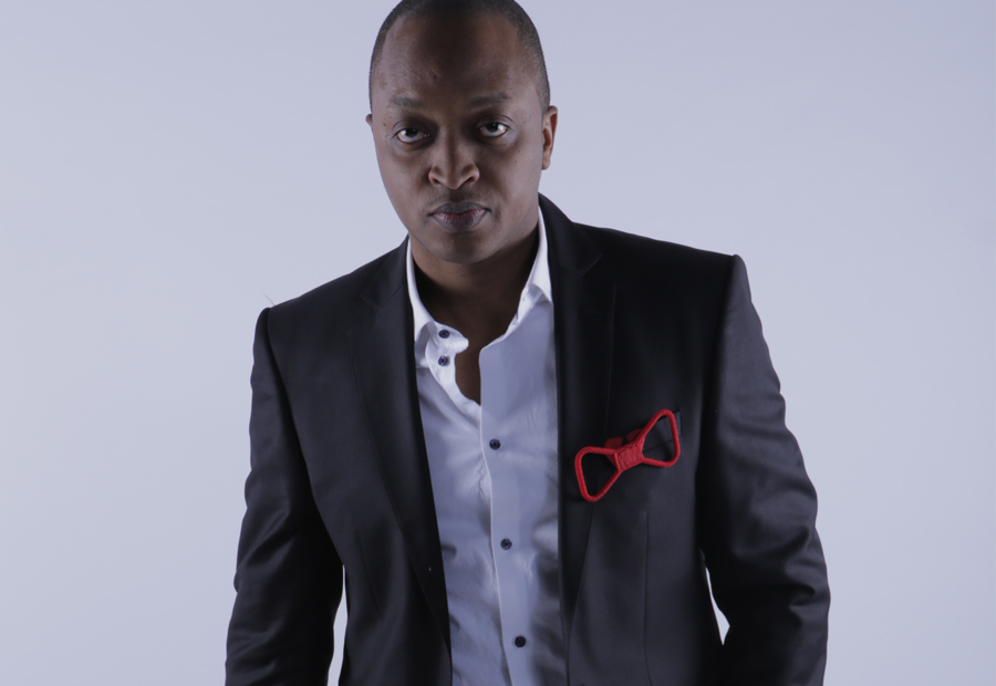 Ni umwe mu bahanzi banditse izina rikomeye mu Rwanda kubera ijwi rihogoza benshi