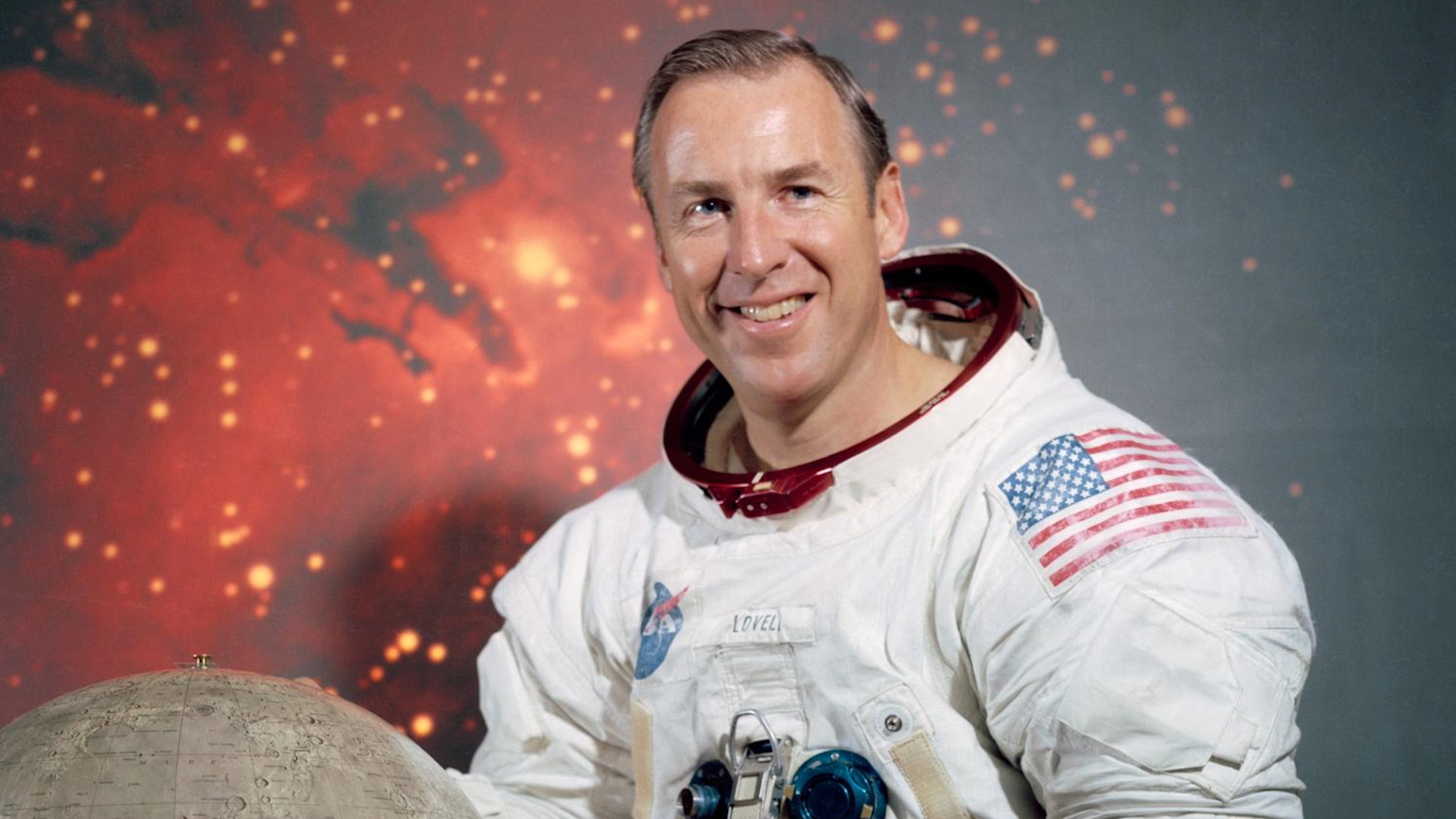 Jim Lovell yari umuyobozi w'ubutumwa bwa Apollo 13