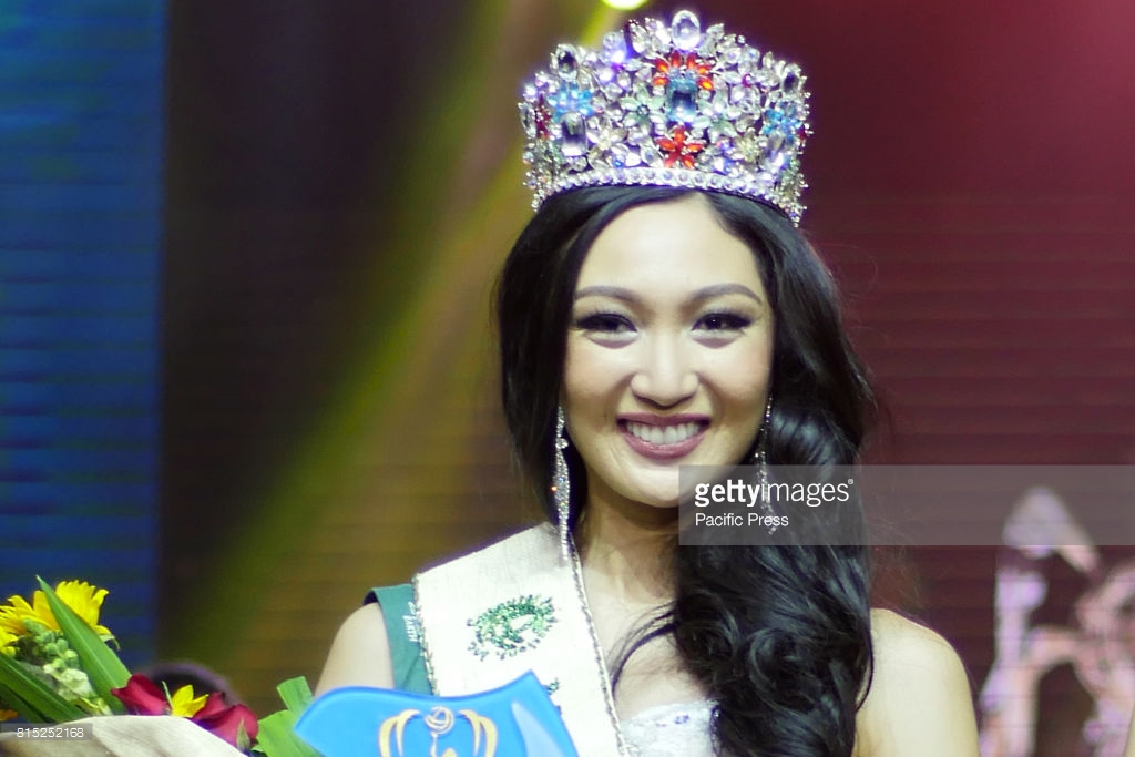 Miss Earth 2017 Karen Ibasco wo muri Philippines yaje ku isonga mu basubije neza ari nacyo cyashingiweho