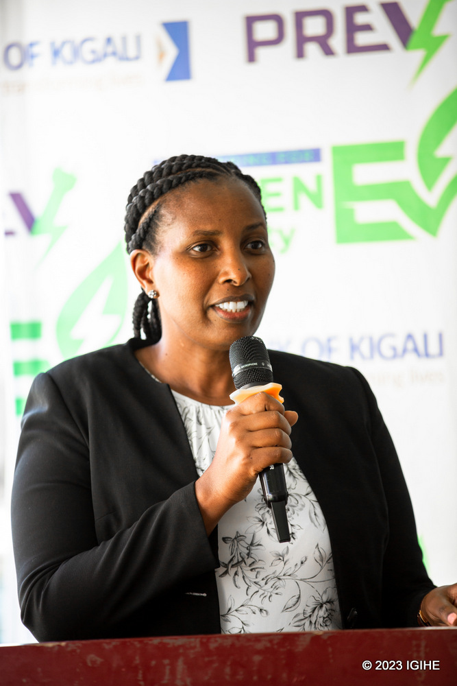 Umuyobozi Mukuru w’Ikigo cy’Igihugu cyo Kurengera Ibidukikije (REMA), Juliet Kabera, yavuze ko urwego rwo gutwara abantu ruza ku isonga mu byangiza umwuka mu mijyi