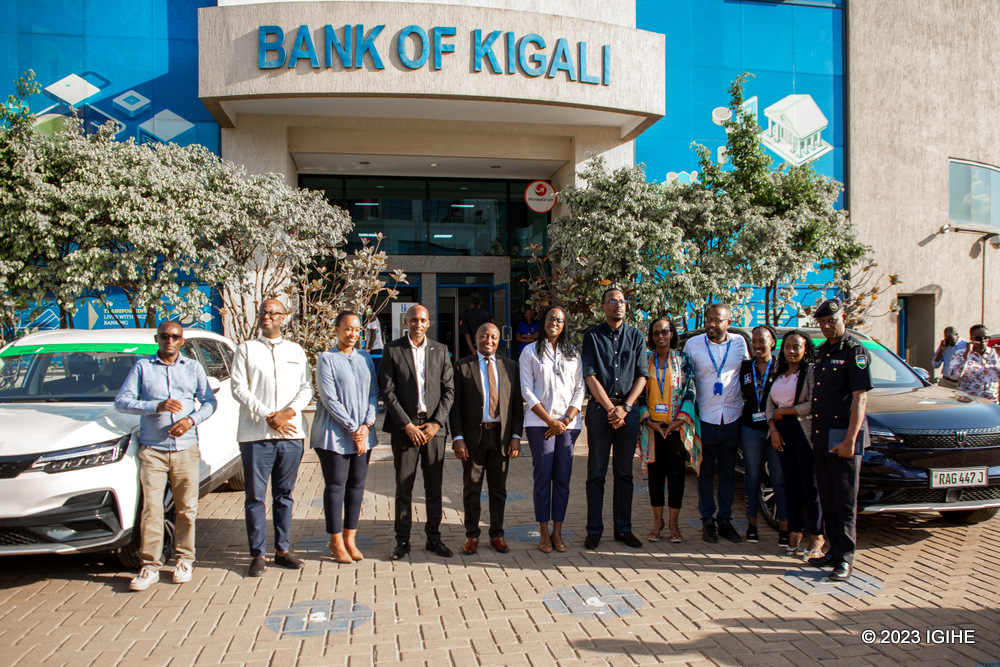 Abayobozi mu nzego zitandukanye bitabiriye umuhango wo kumurika ubufatanye bwa BK na PREV Rwanda