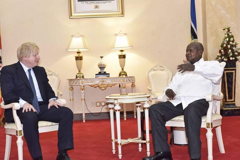 Perezida Museveni na Boris Johnson ntibigeze bumva kimwe impamvu yo kwamagana Putin n'u Burusiya