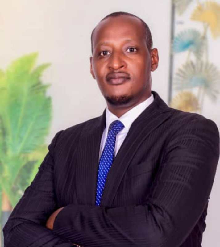 Nkurunziza yagaragaje ko hakiri icyuho mu kongerera ubushobozi abakozi bo mu bigo bito n'ibiciriritse