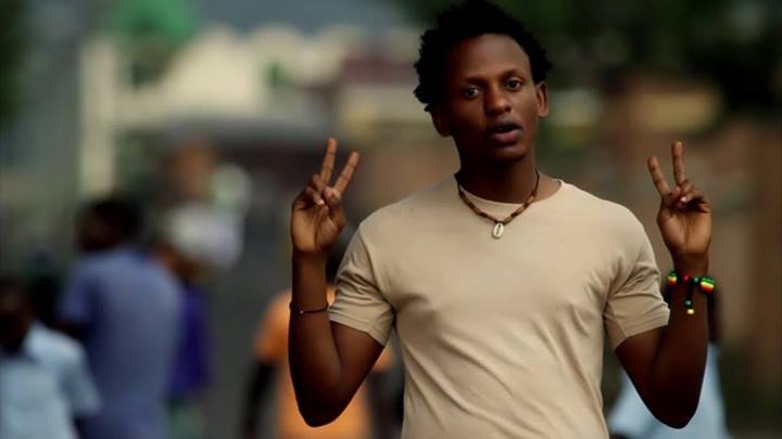 Rasta Chrispin Ngabirama, ubutumwa bwe yabunyujije mu ndirimbo; arasaba Abanyarwanda n'Abanyarwandakazi baba hanze gutaha