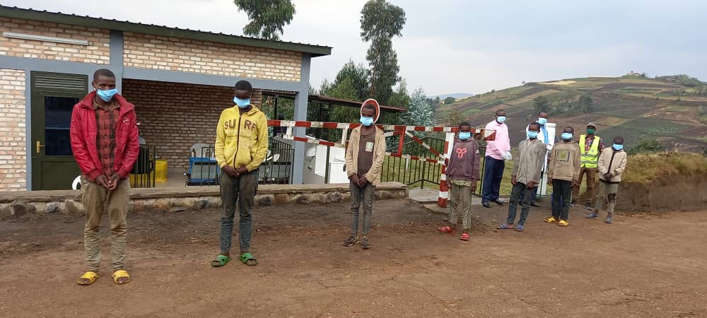 Abanyarwanda barindwi bafatiwe i Burundi bambutse binyuranyije n'amategeko, basubijwe mu gihugu cyabo