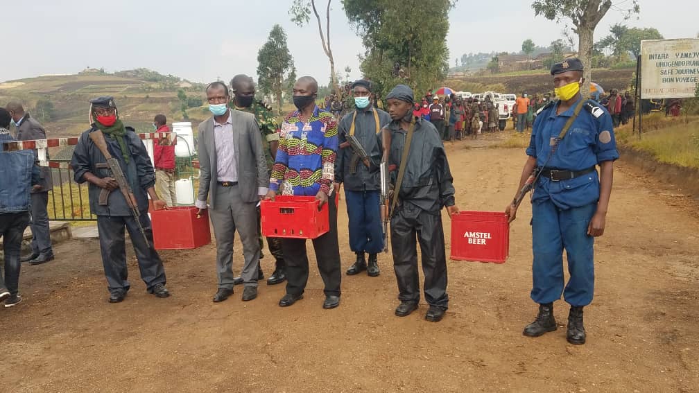 Mu kwifatanya n'Abanyarwanda ku munsi w'Umuganura, Abarundi baje bazanye icyo kunywa