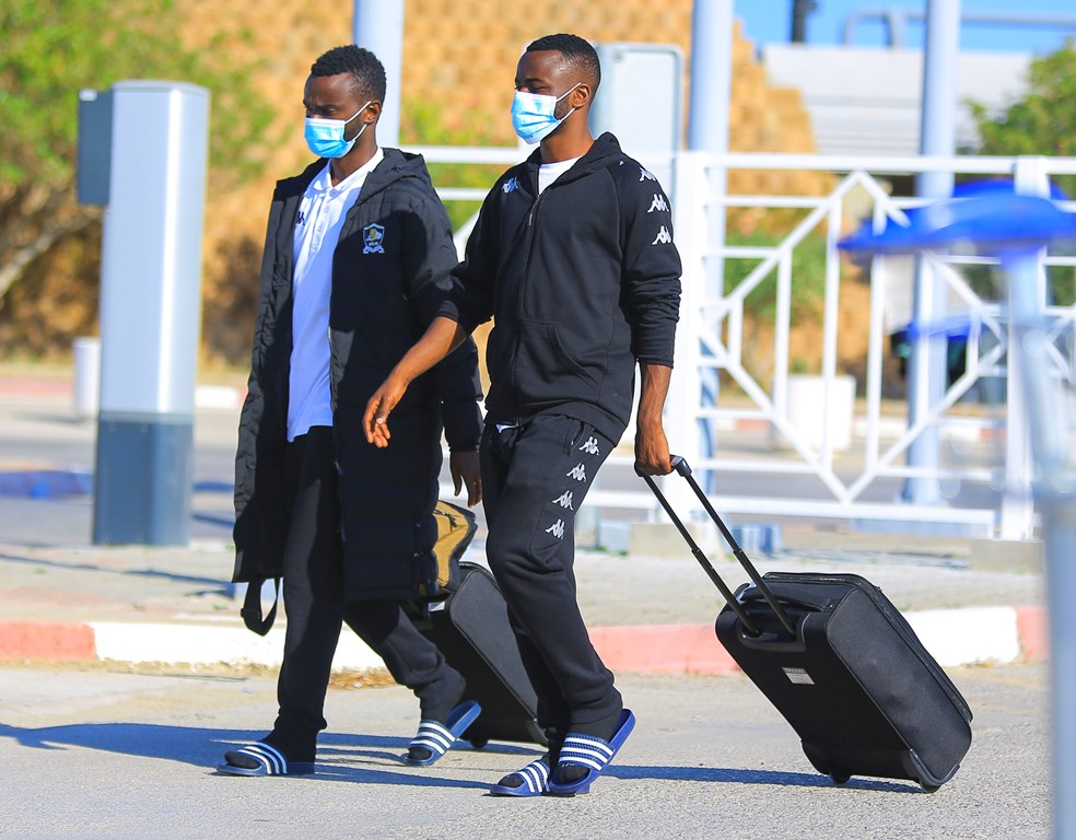 Manishimwe Djabel watsindiye APR FC mu mukino ubanza, ari kumwe na Mugisha Gilbert